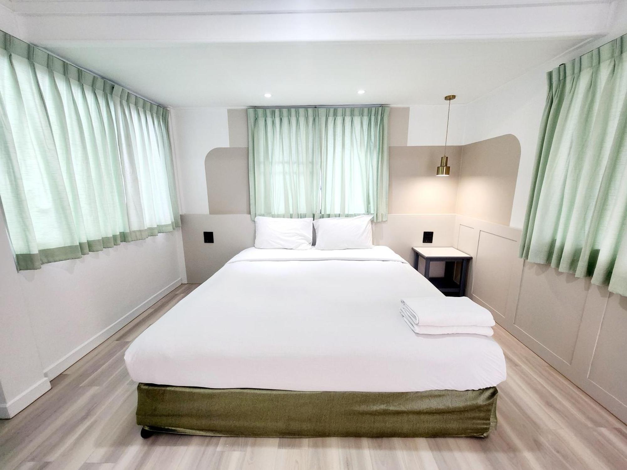 Seatel Phuket, Patong Beach Eksteriør billede