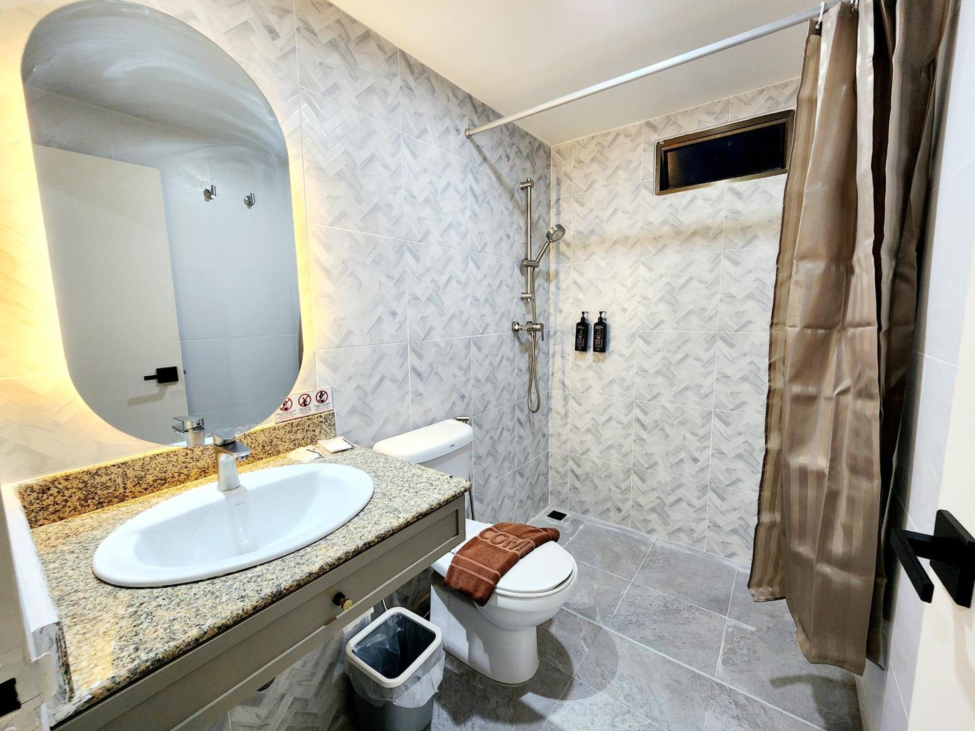 Seatel Phuket, Patong Beach Eksteriør billede