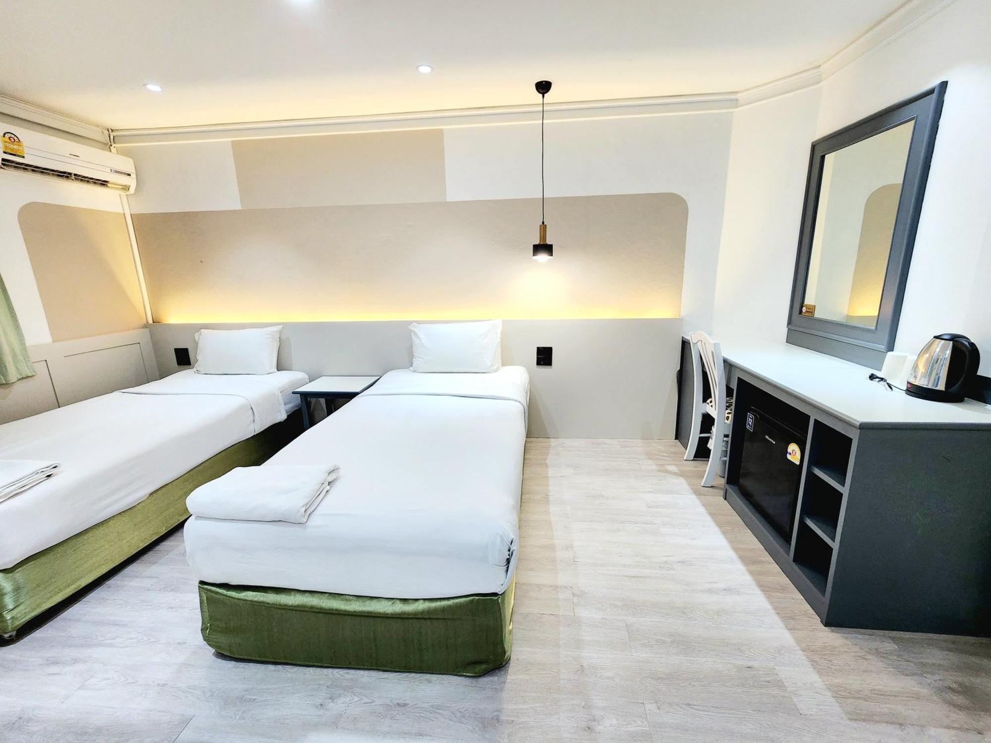 Seatel Phuket, Patong Beach Eksteriør billede