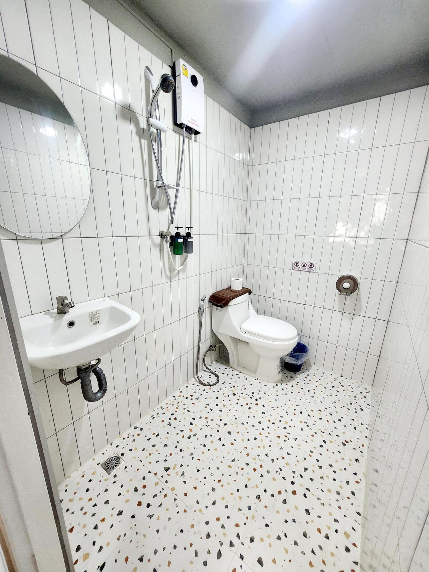 Seatel Phuket, Patong Beach Eksteriør billede