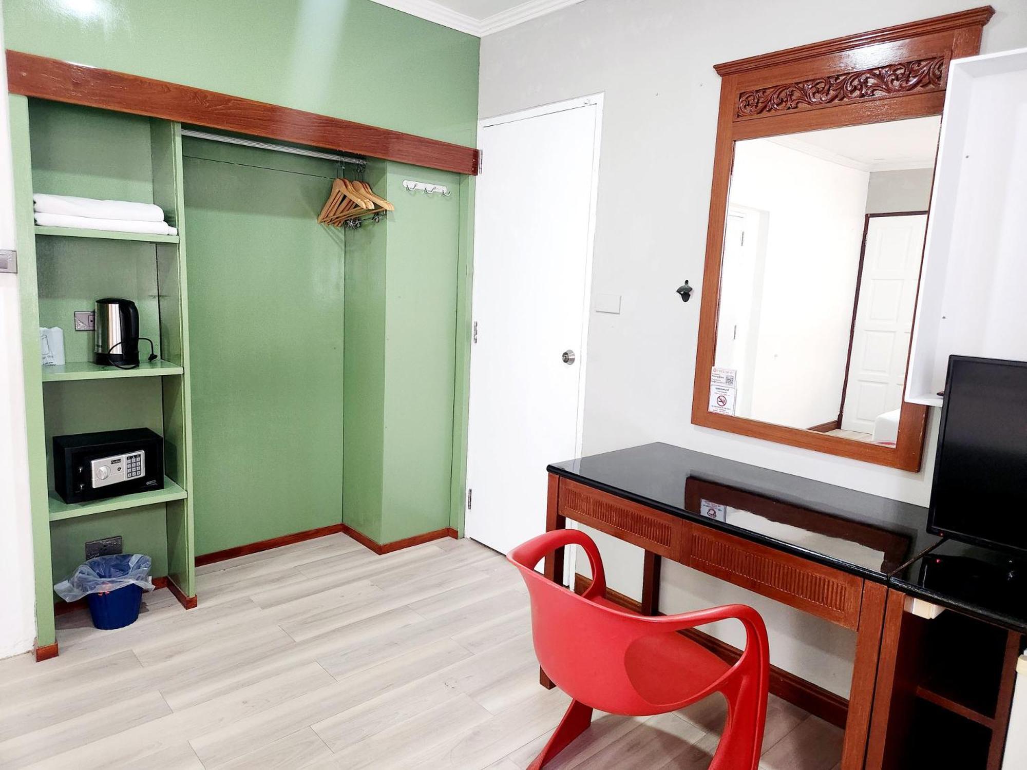 Seatel Phuket, Patong Beach Eksteriør billede